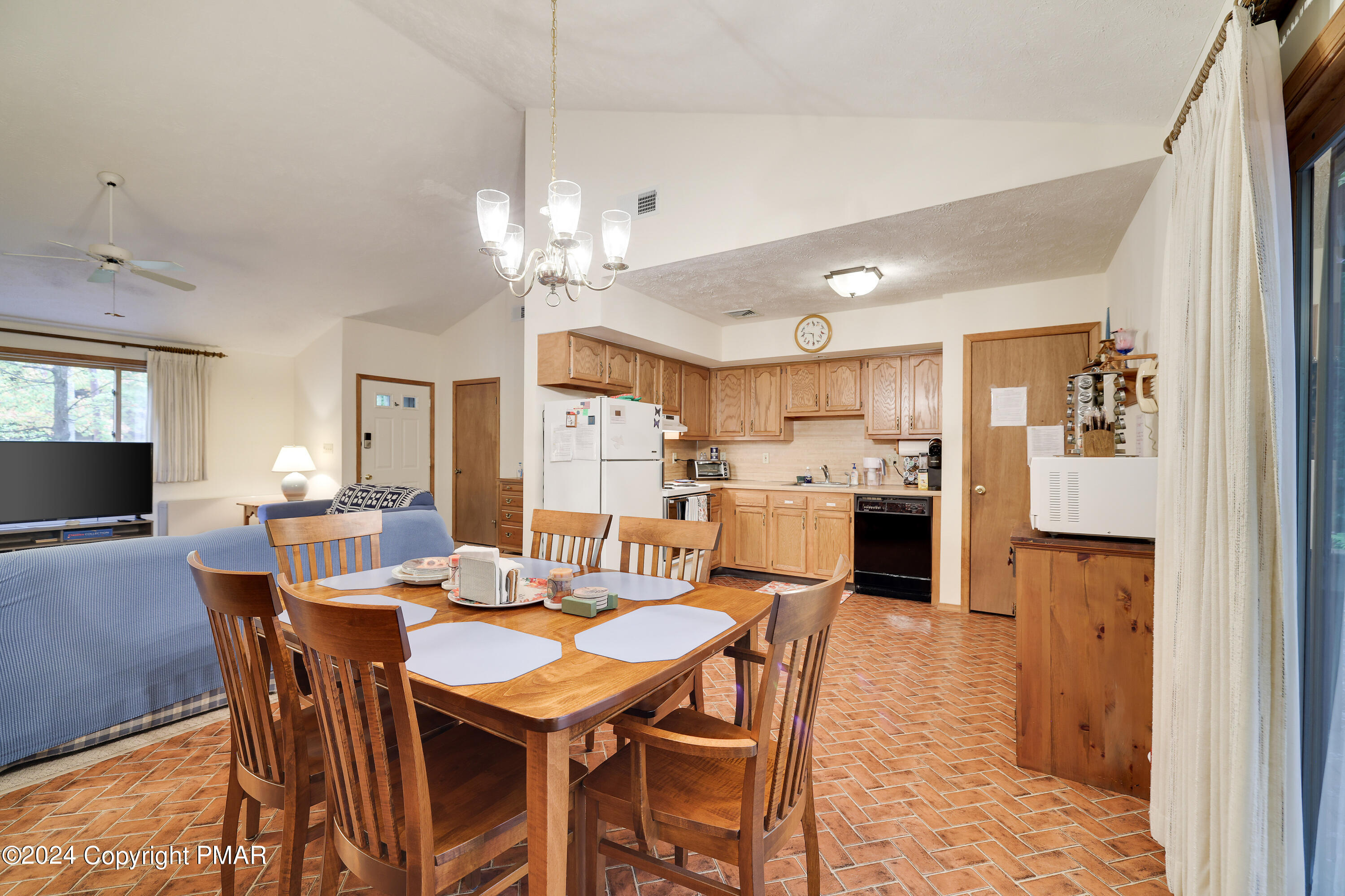 279 Paxinos Drive Property Photo 9