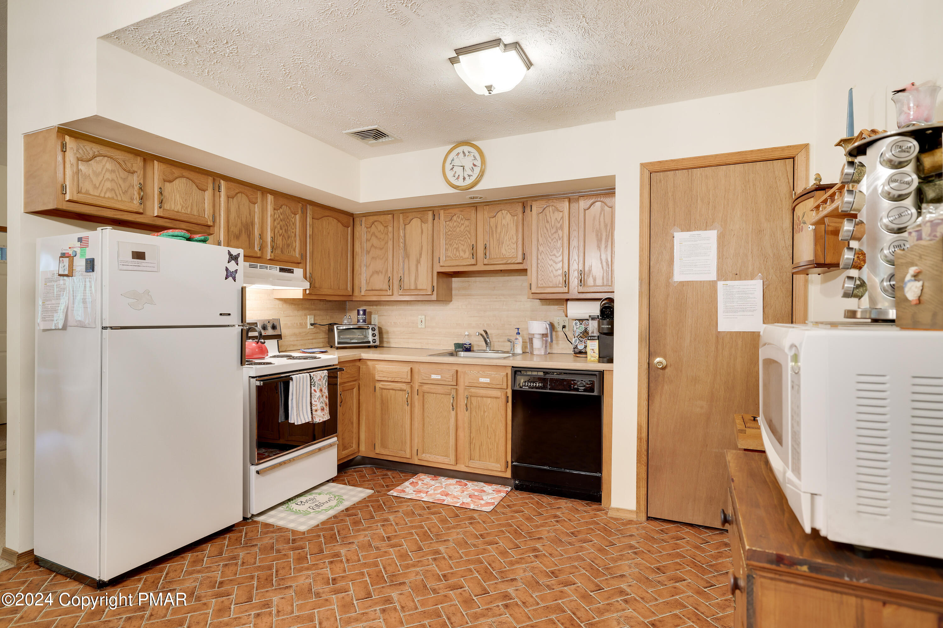 279 Paxinos Drive Property Photo 10