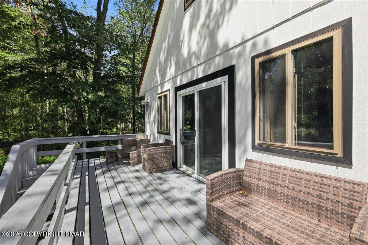 9781 Auburn Drive Drive Property Photo 6
