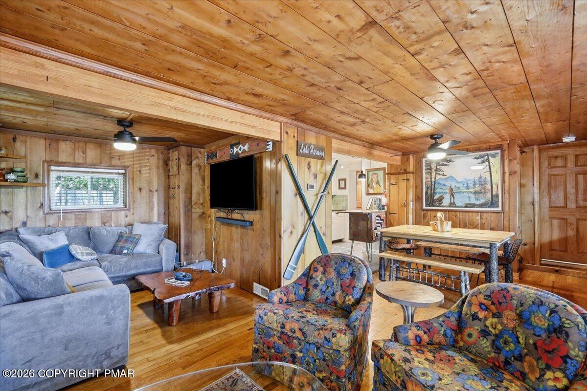 71 S Lake Drive Property Photo 6