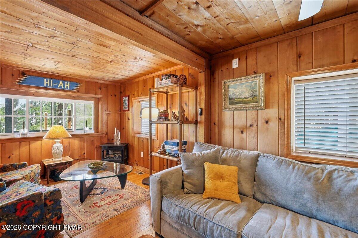 71 S Lake Drive Property Photo 8