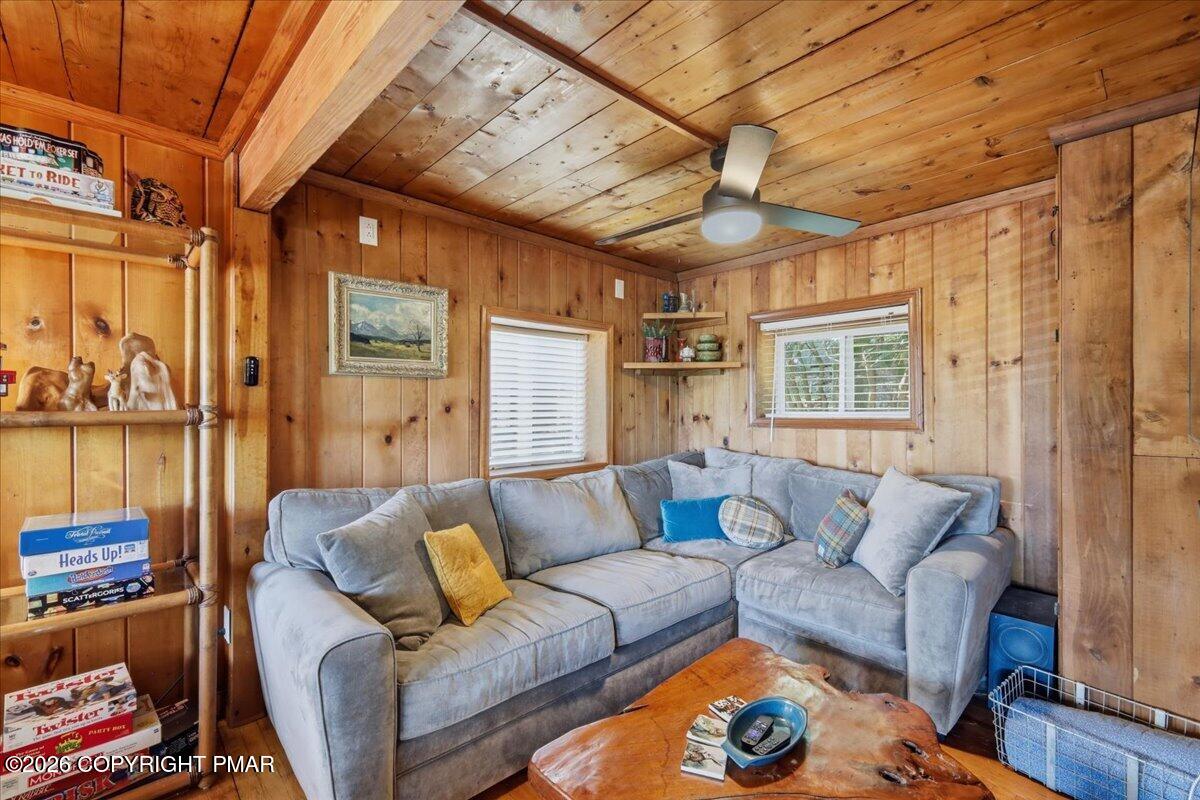 71 S Lake Drive Property Photo 9