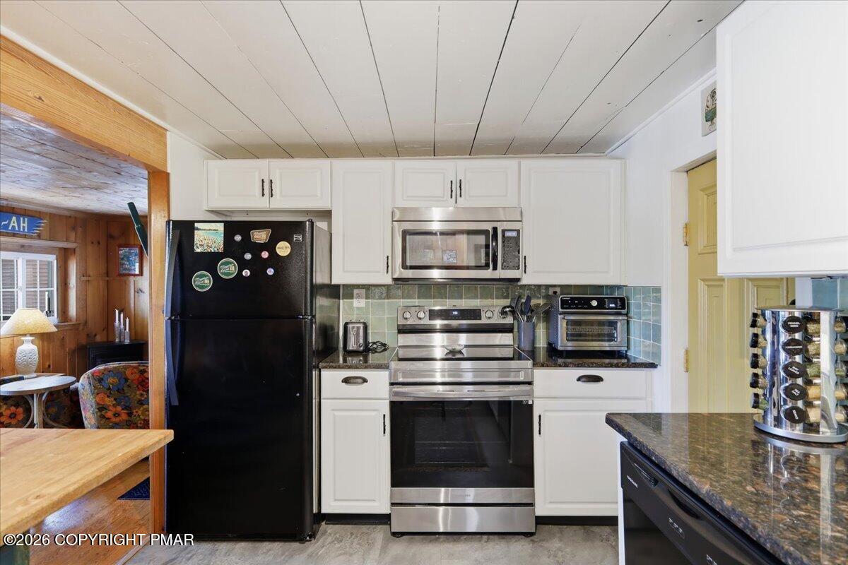 71 S Lake Drive Property Photo 17
