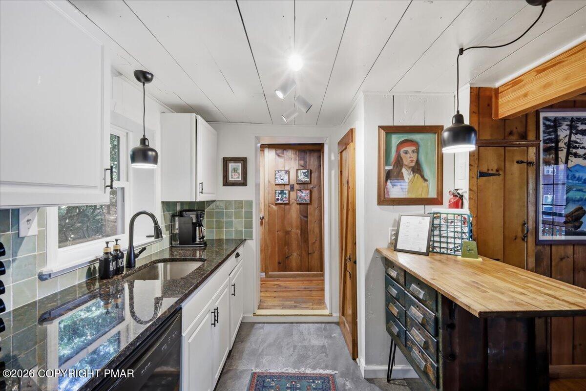 71 S Lake Drive Property Photo 18