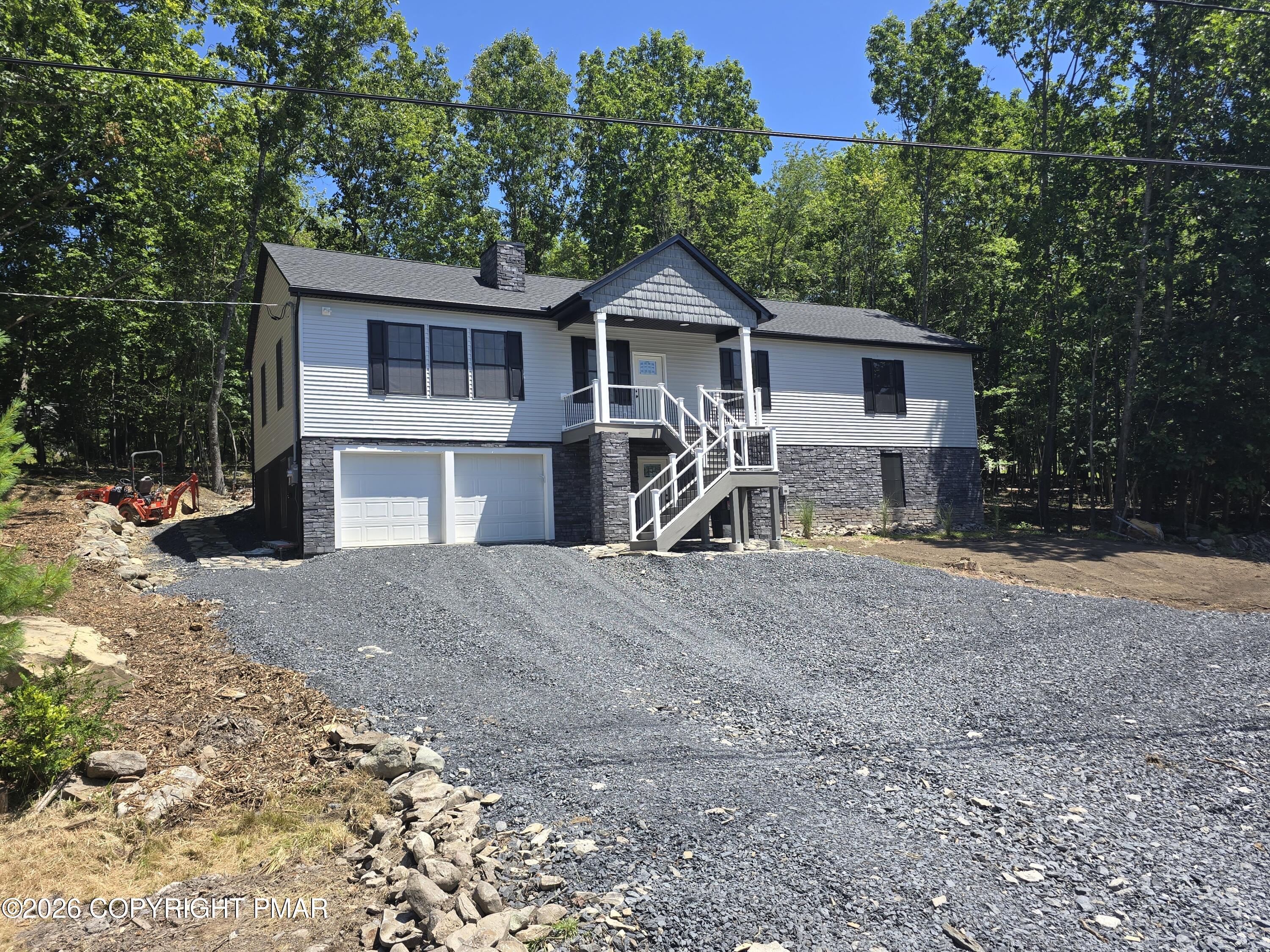 211 Brentwood Drive Property Photo 2