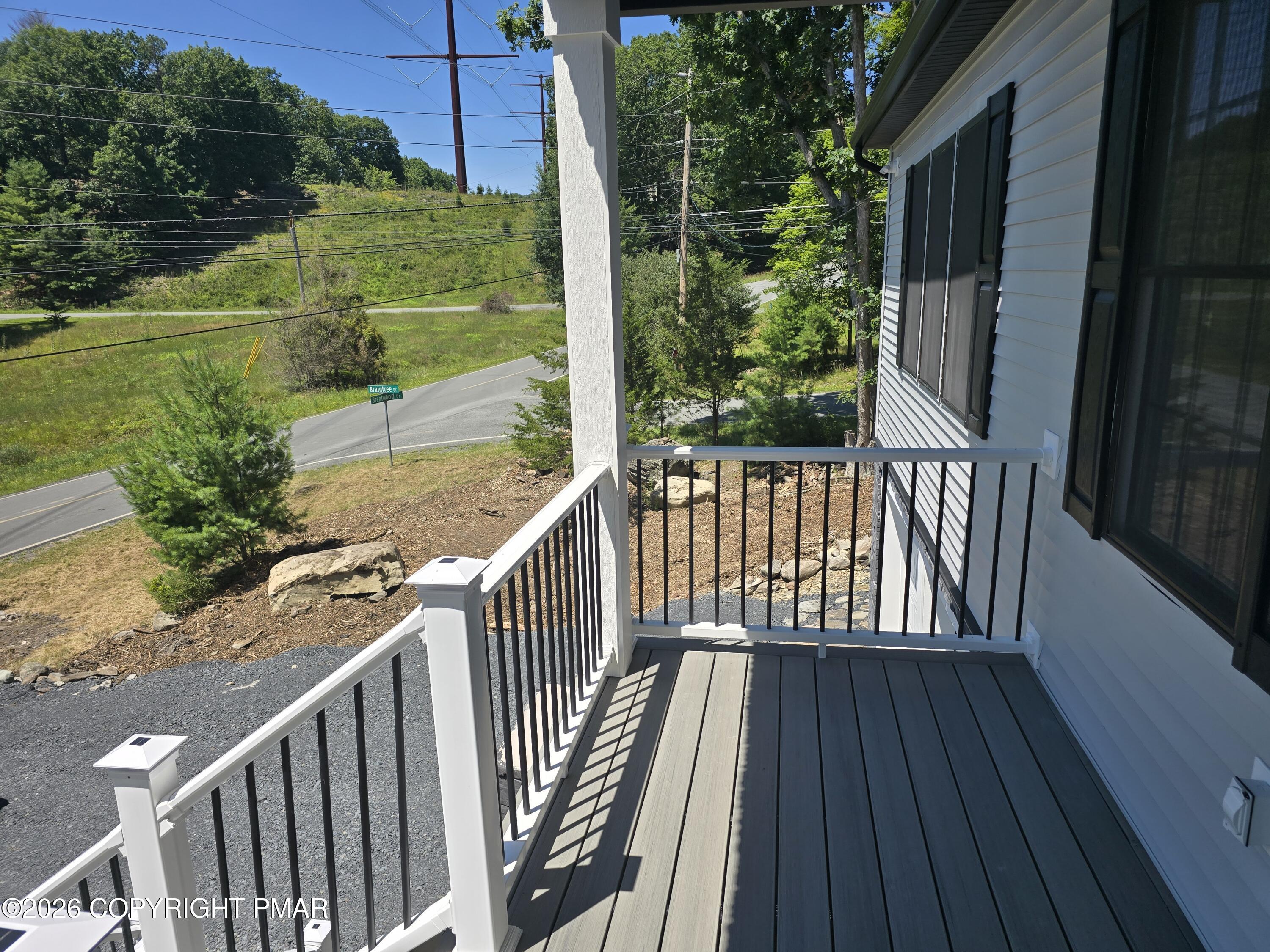 211 Brentwood Drive Property Photo 3