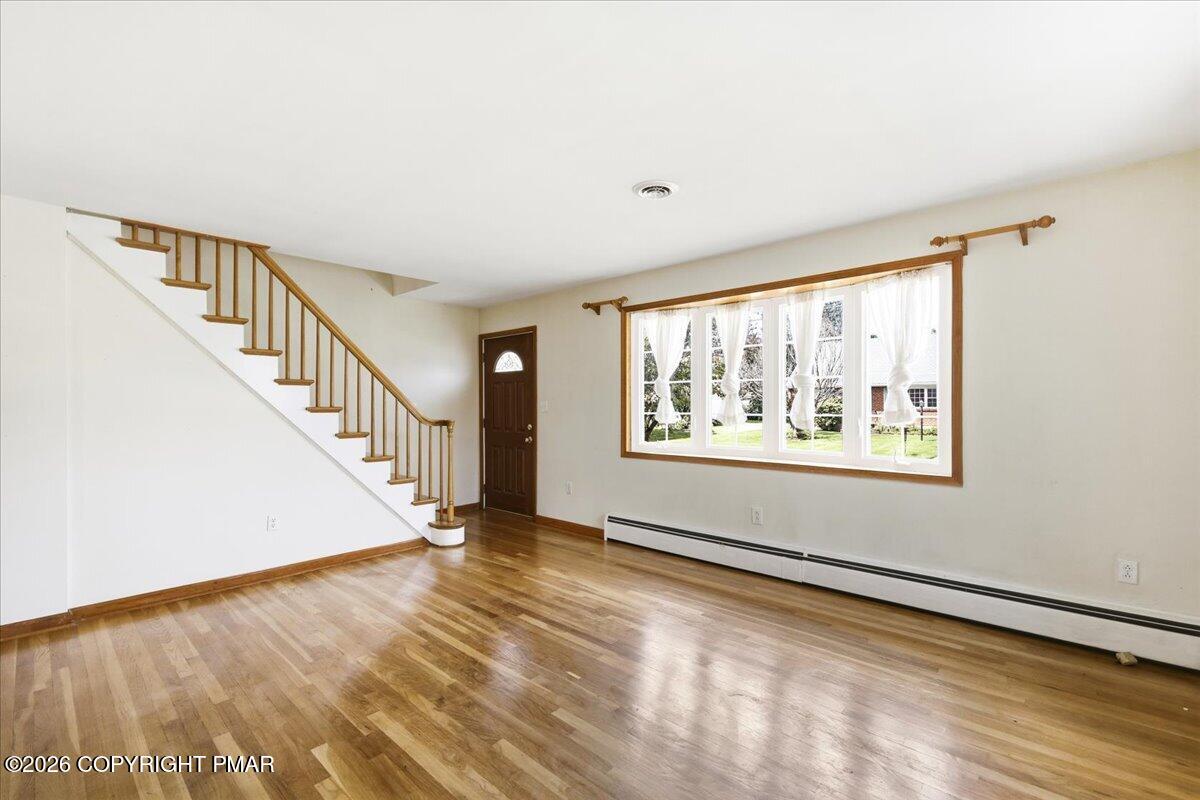 4460 Henry Street Property Photo 10