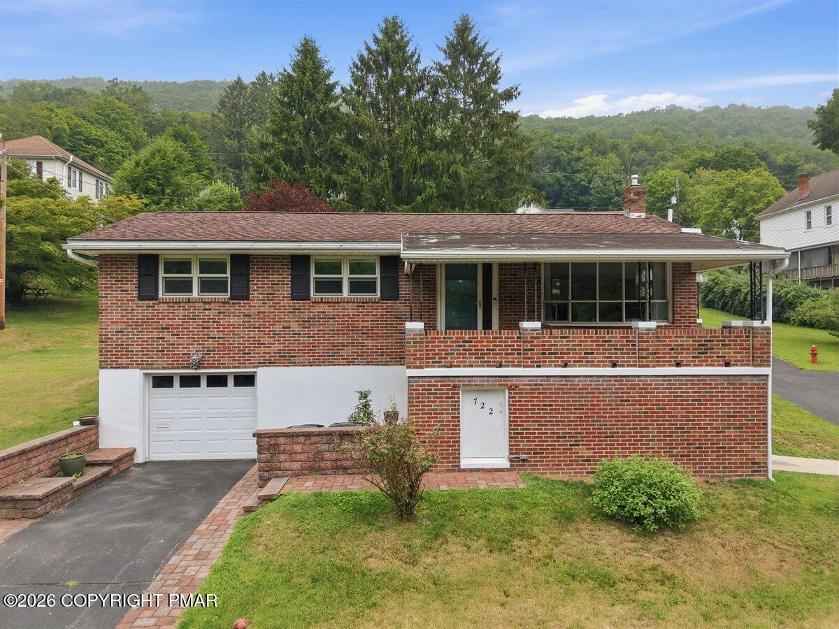 722 South Avenue Property Photo 1