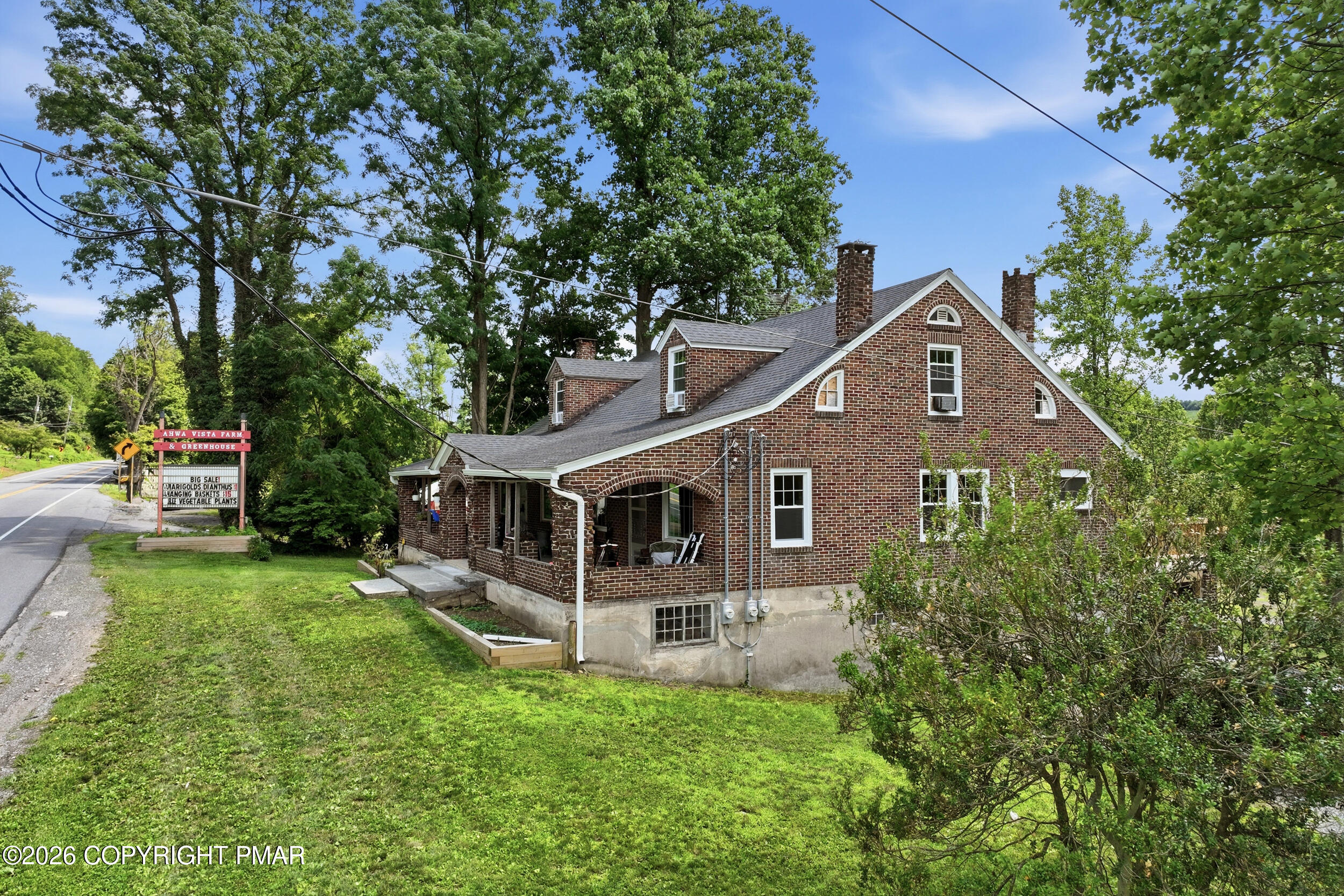 429 Riverview Drive Property Photo 2