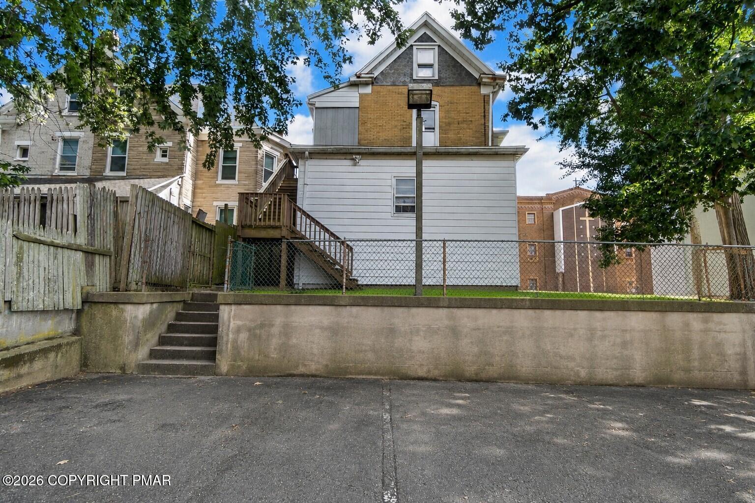 825 Lehigh Street Property Photo 6