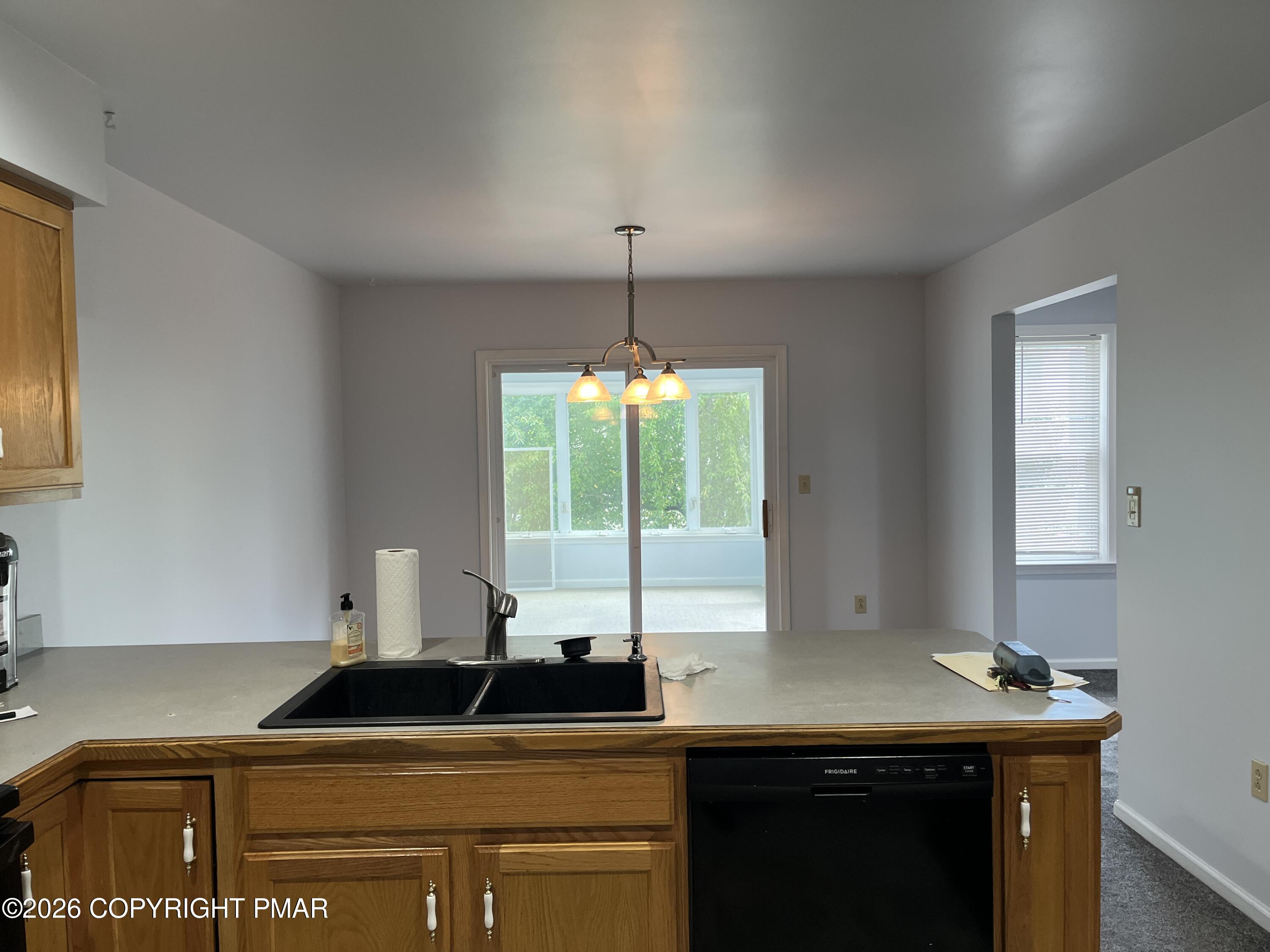 2635 Middle Way Property Photo 5