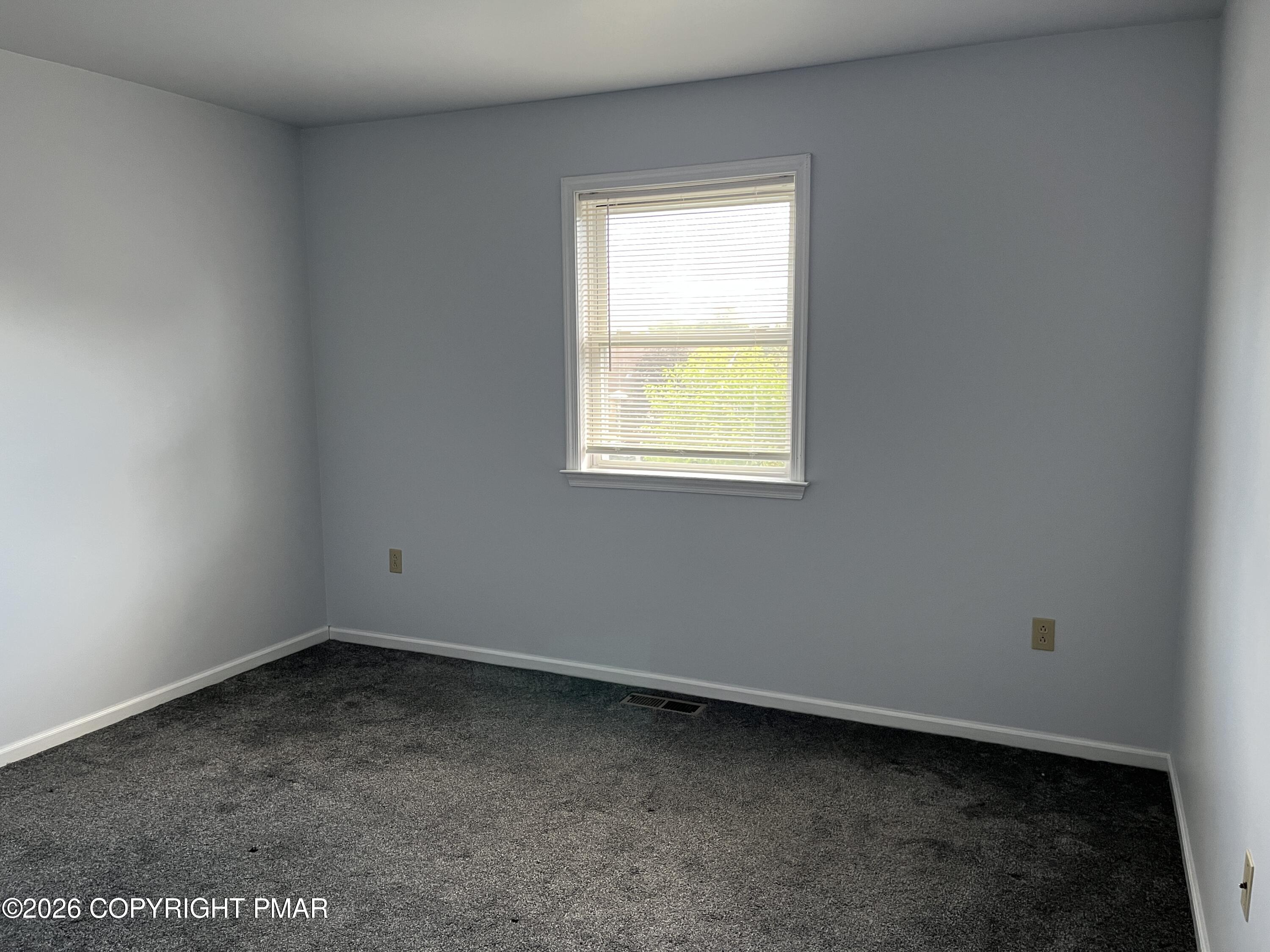 2635 Middle Way Property Photo 6
