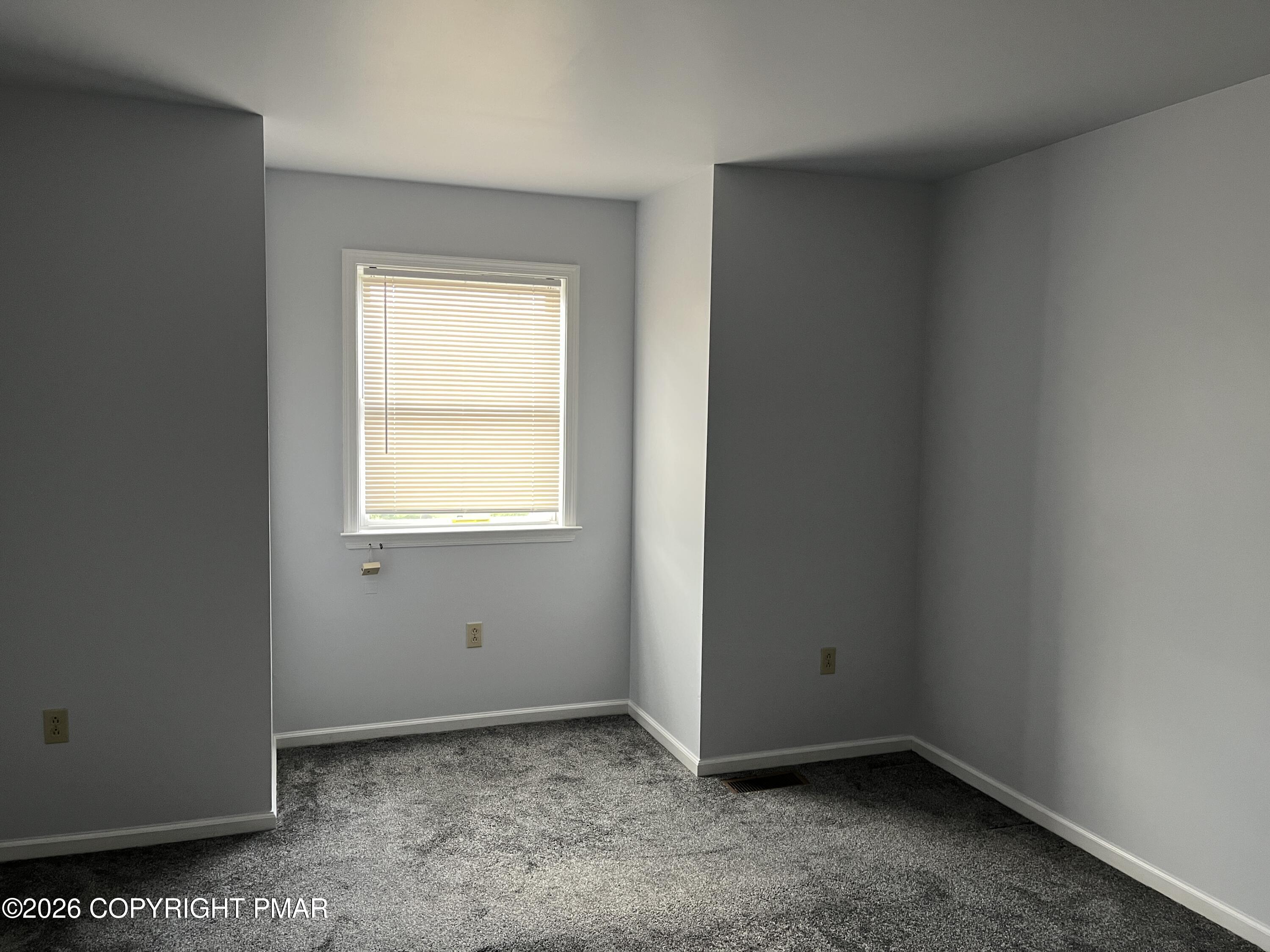 2635 Middle Way Property Photo 7