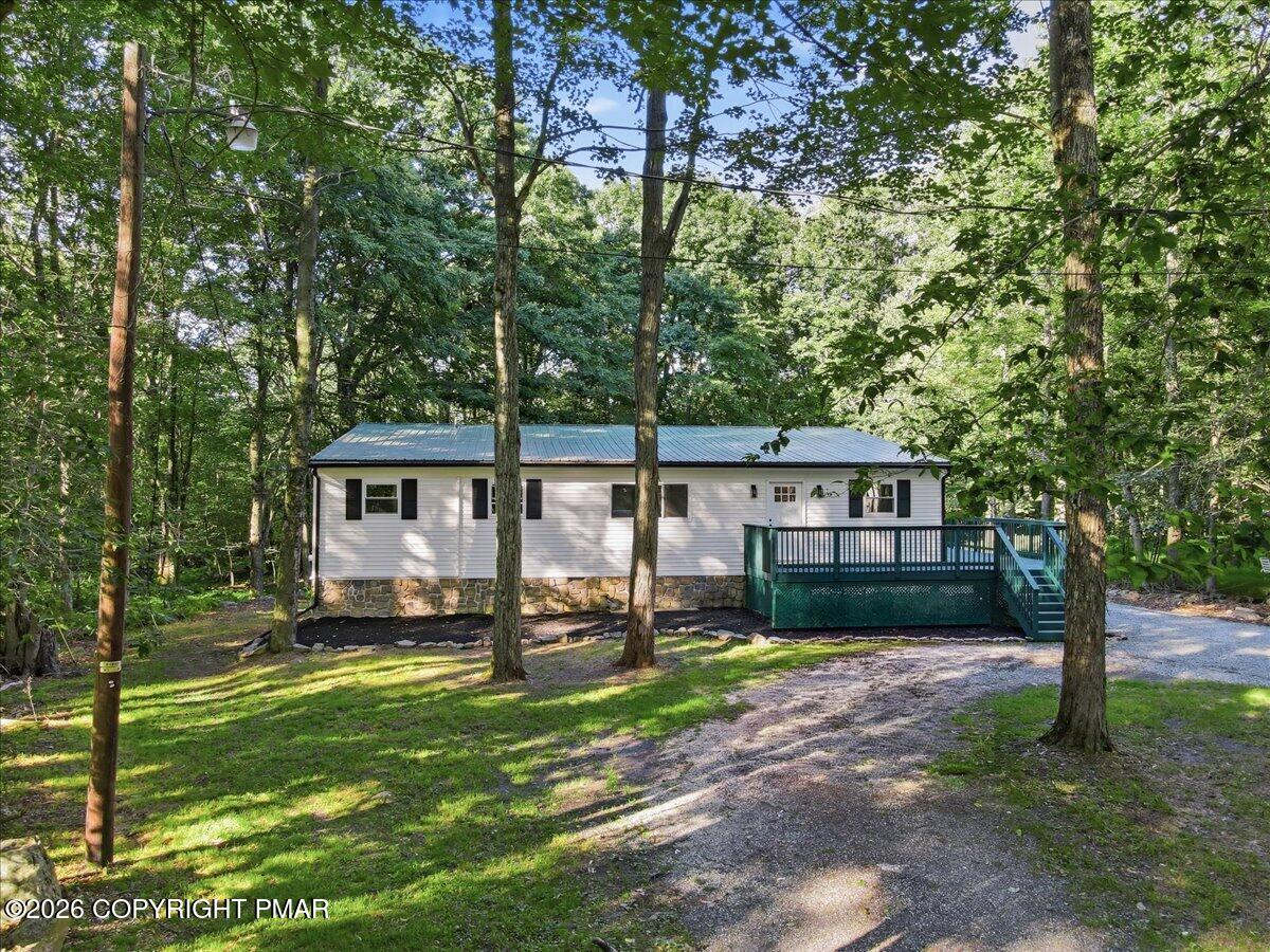 282 Stillwater Drive Property Photo 1