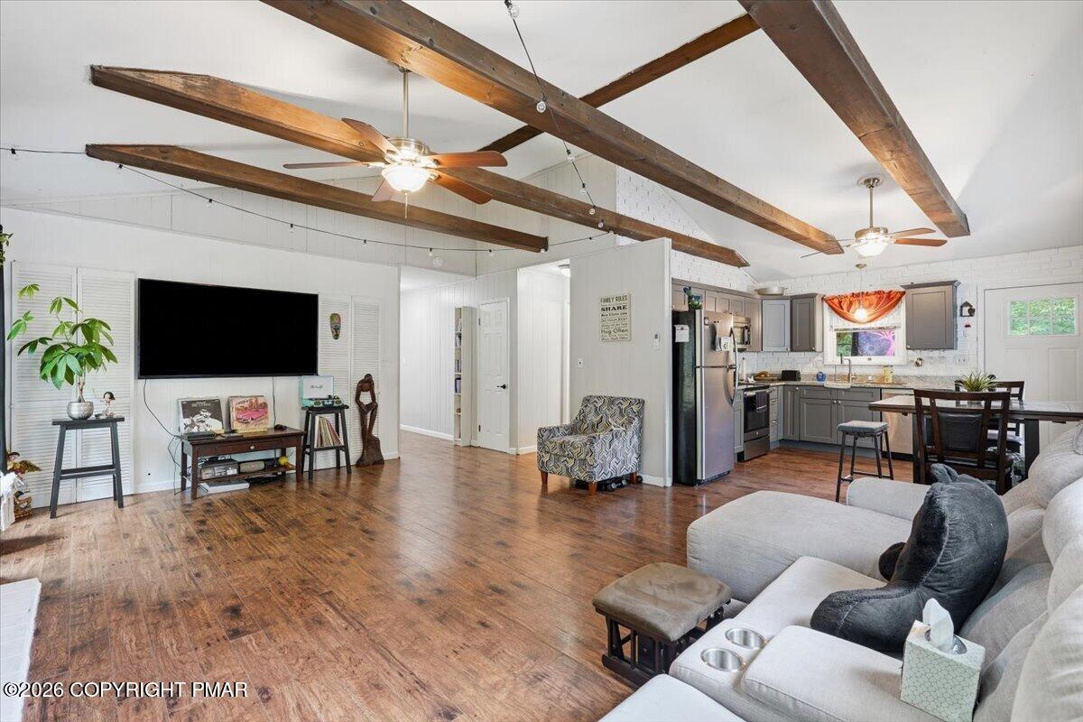 109 Stuart Place Property Photo 7
