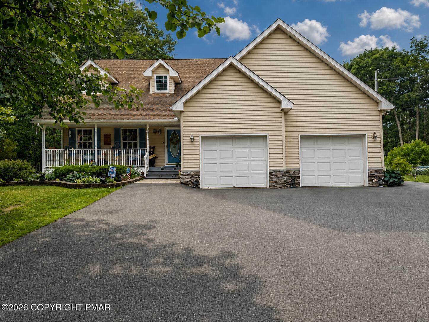 215 Maple Ridge Drive Property Photo 1