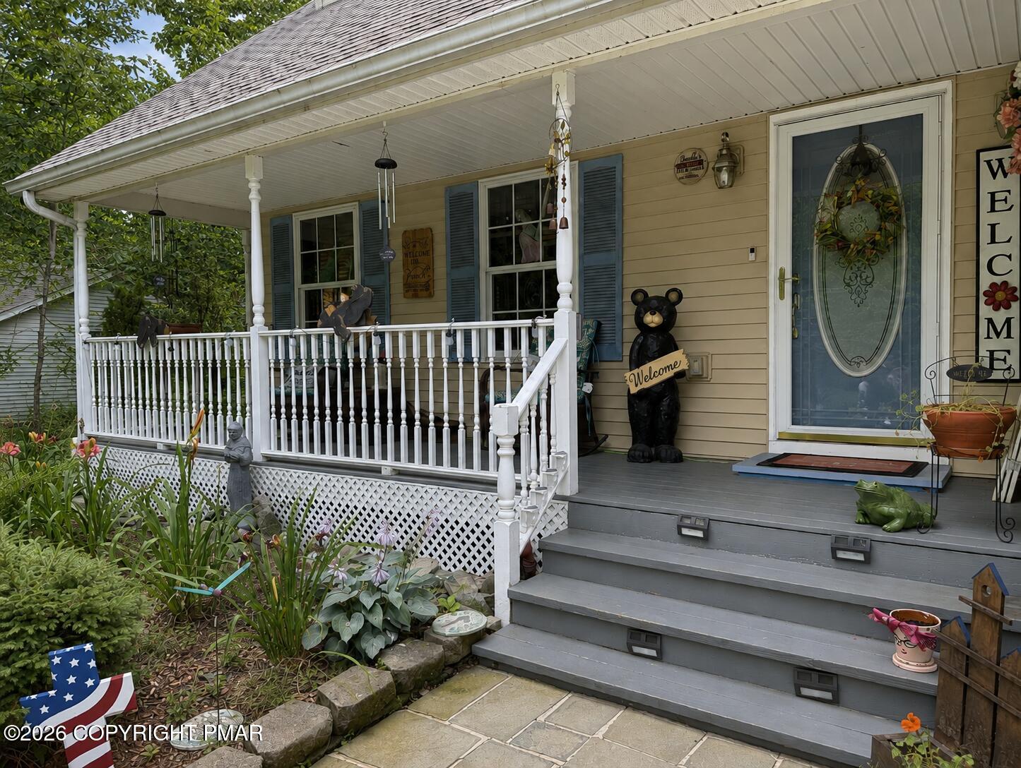 215 Maple Ridge Drive Property Photo 2