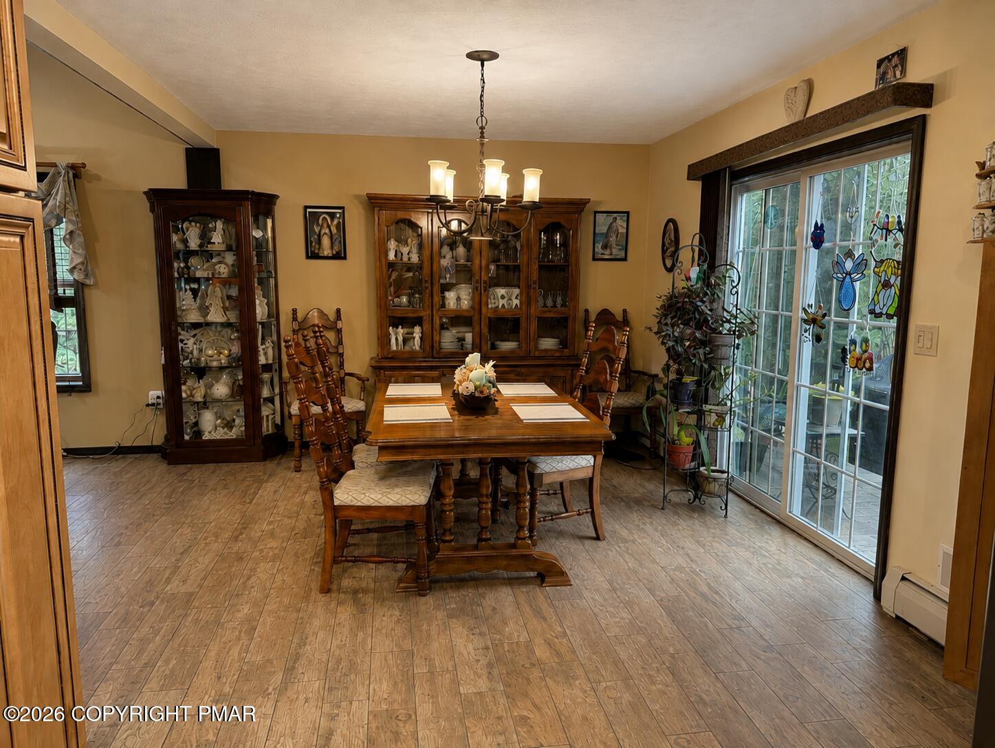 215 Maple Ridge Drive Property Photo 6