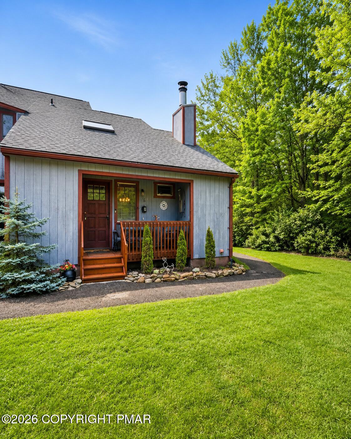 16 Ski Side Drive Property Photo 1