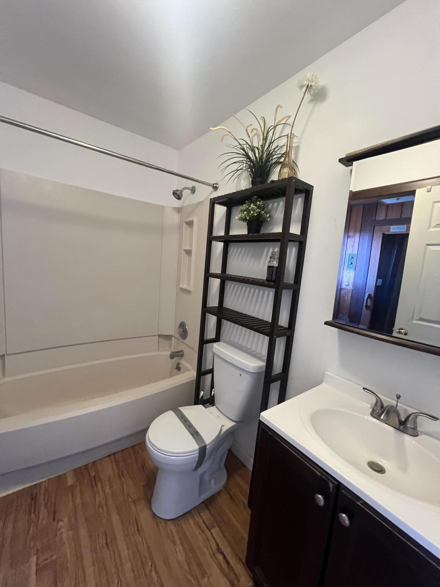 2256 Apley Court Property Photo 7