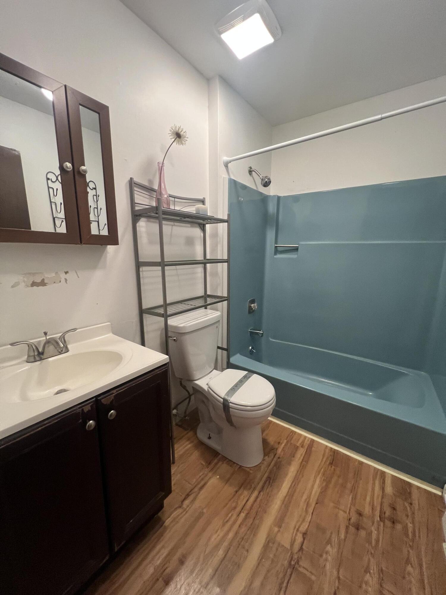 2256 Apley Court Property Photo 14
