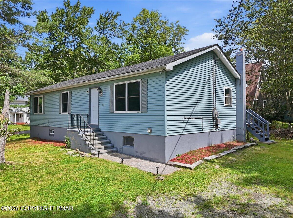5358 Lockwood Drive Property Photo 2