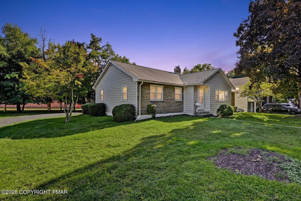 111 Maple Avenue Property Photo 1