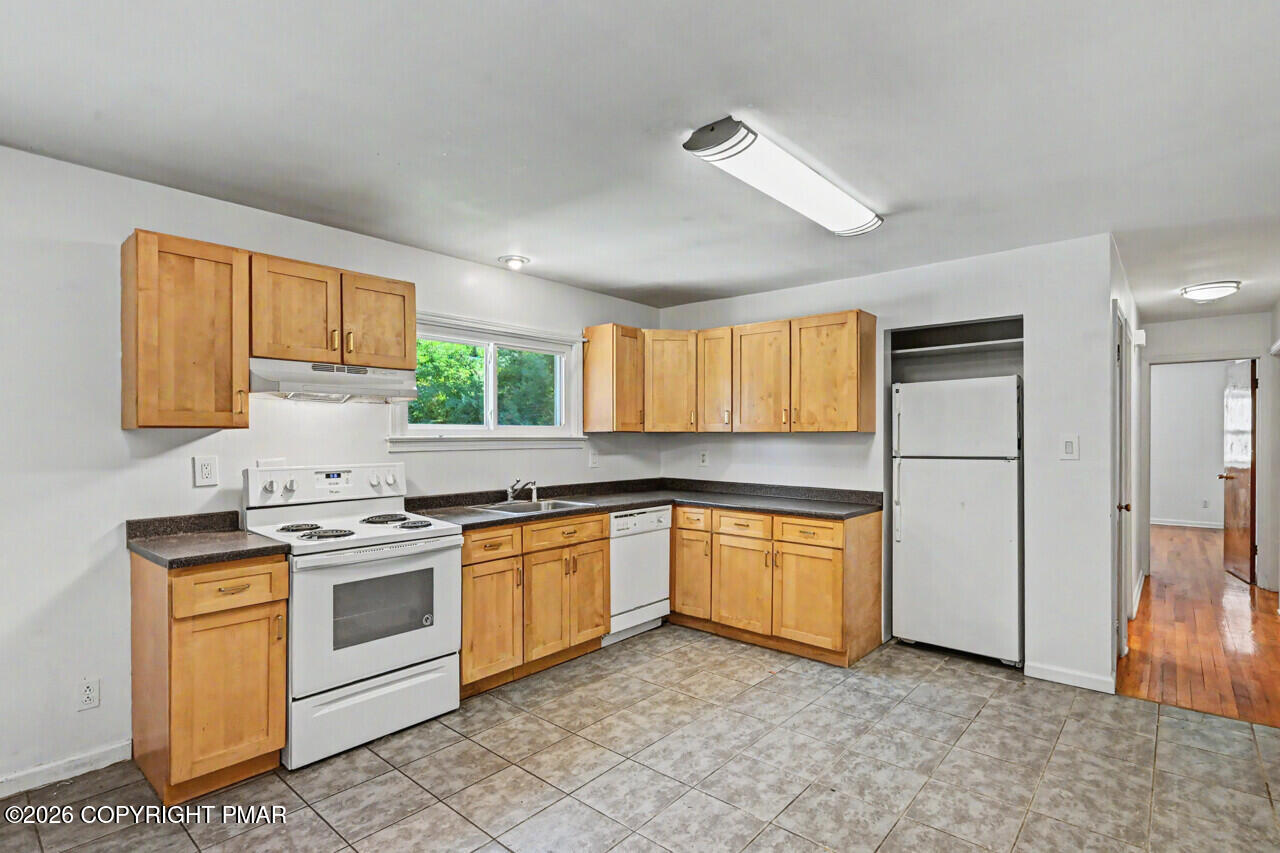 111 Maple Avenue Property Photo 30