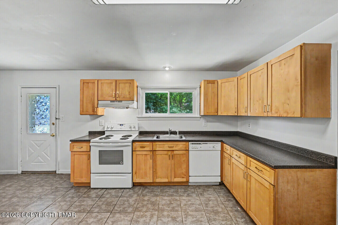111 Maple Avenue Property Photo 31