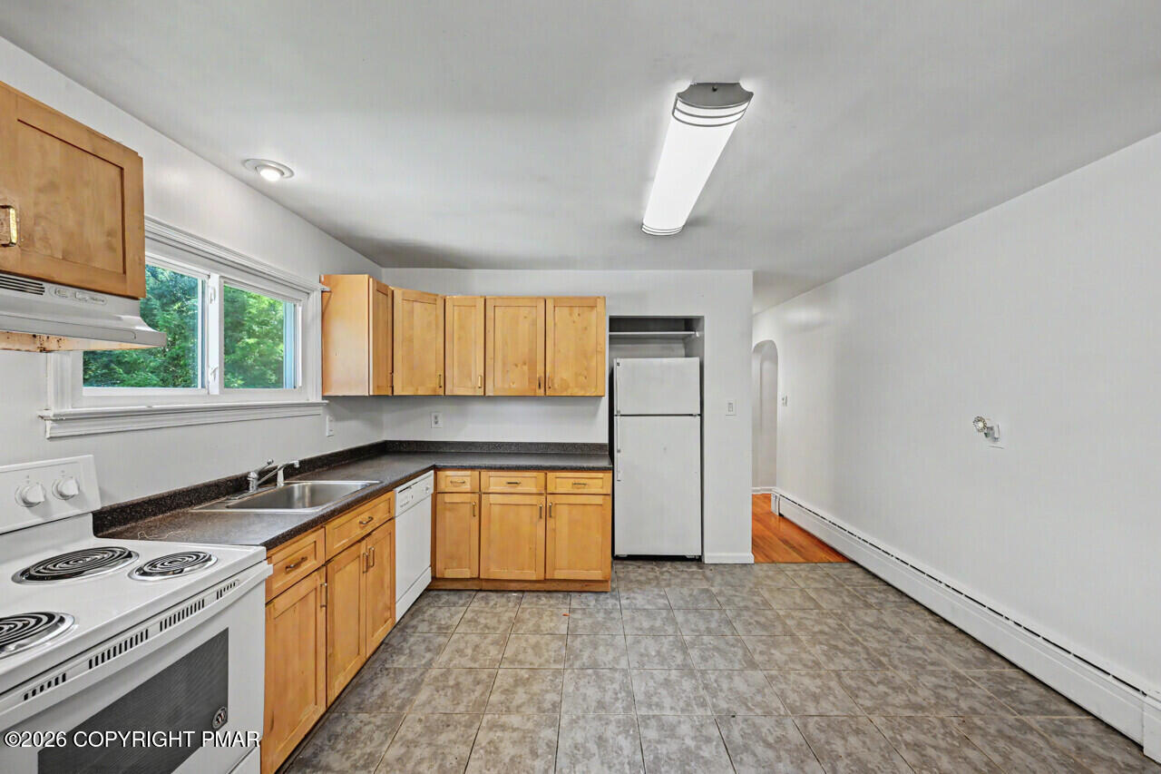 111 Maple Avenue Property Photo 33
