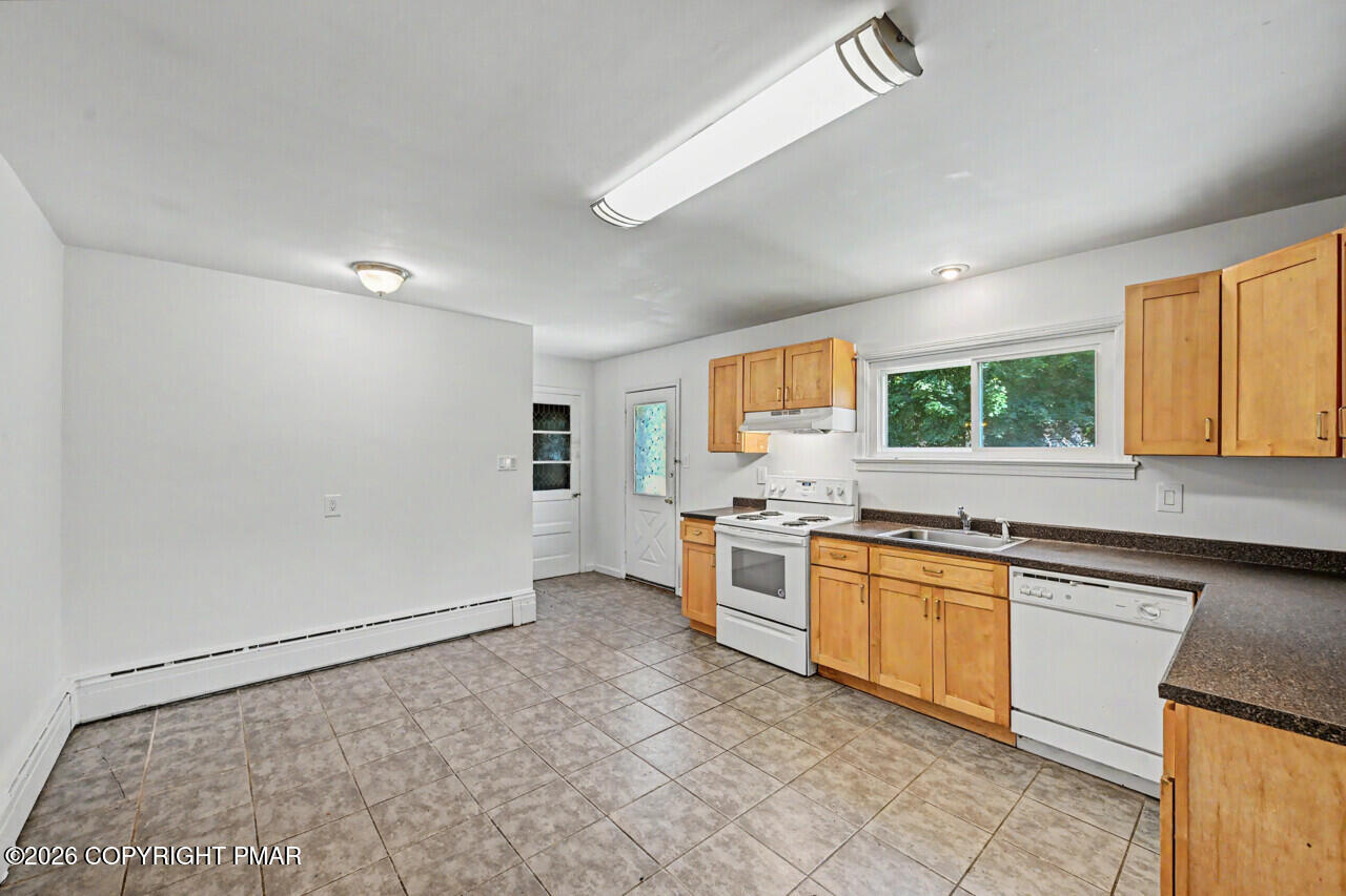 111 Maple Avenue Property Photo 35