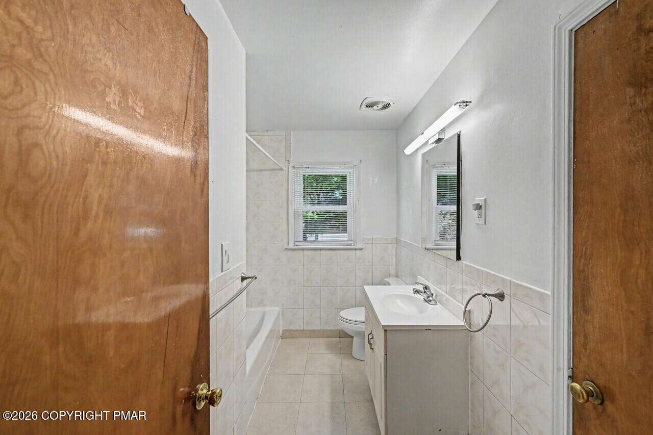 111 Maple Avenue Property Photo 41