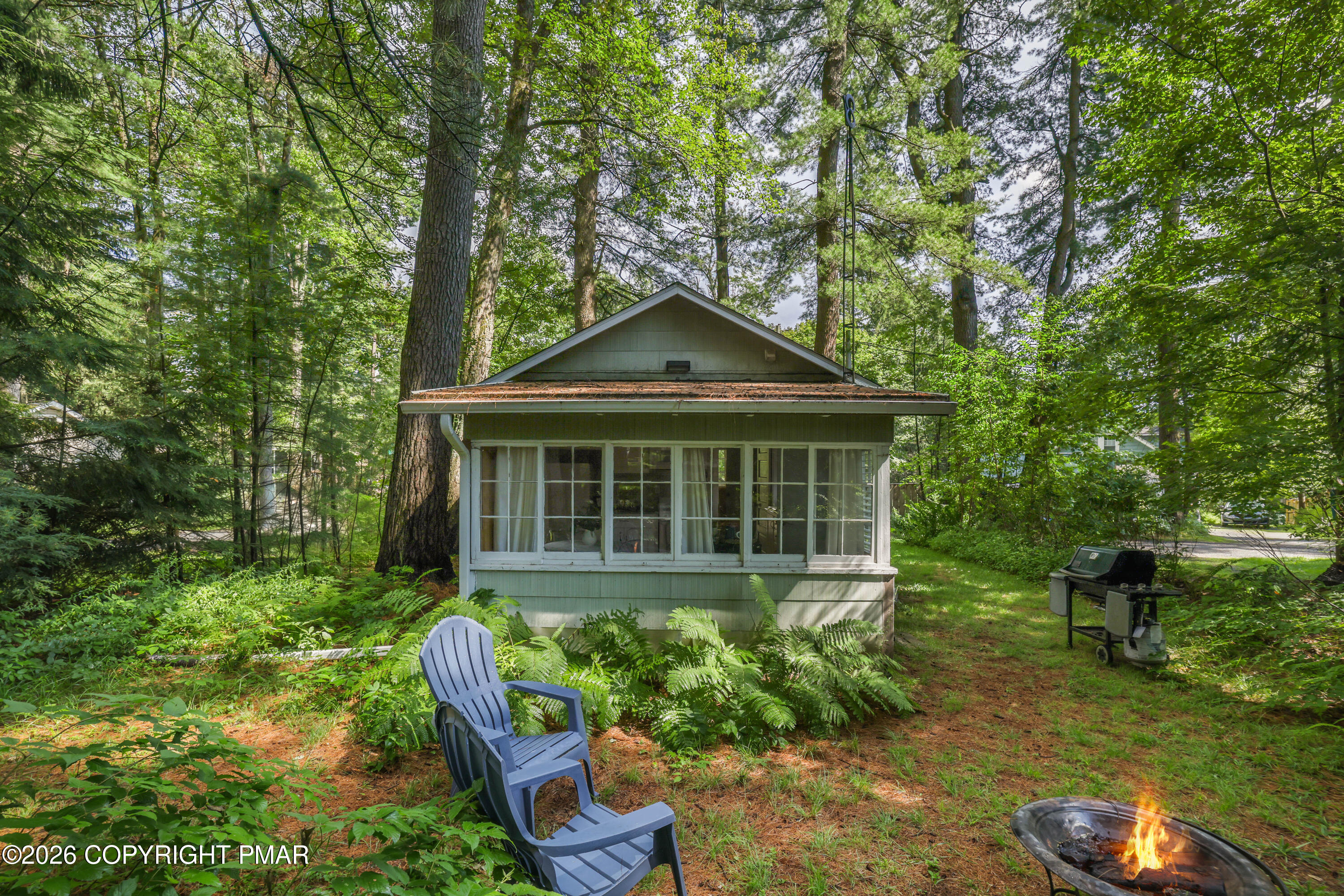 221 John Street Property Photo 4