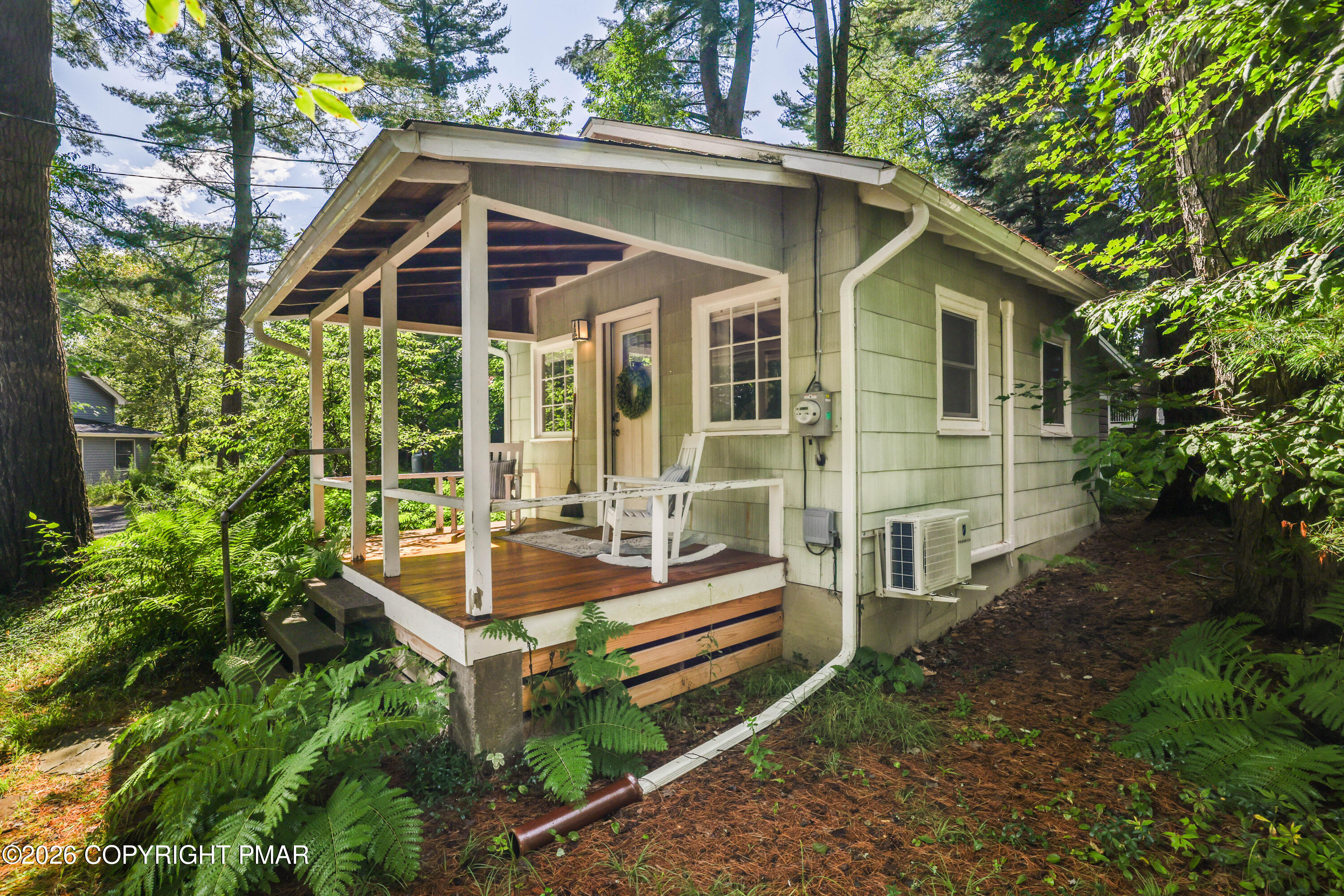 221 John Street Property Photo 6