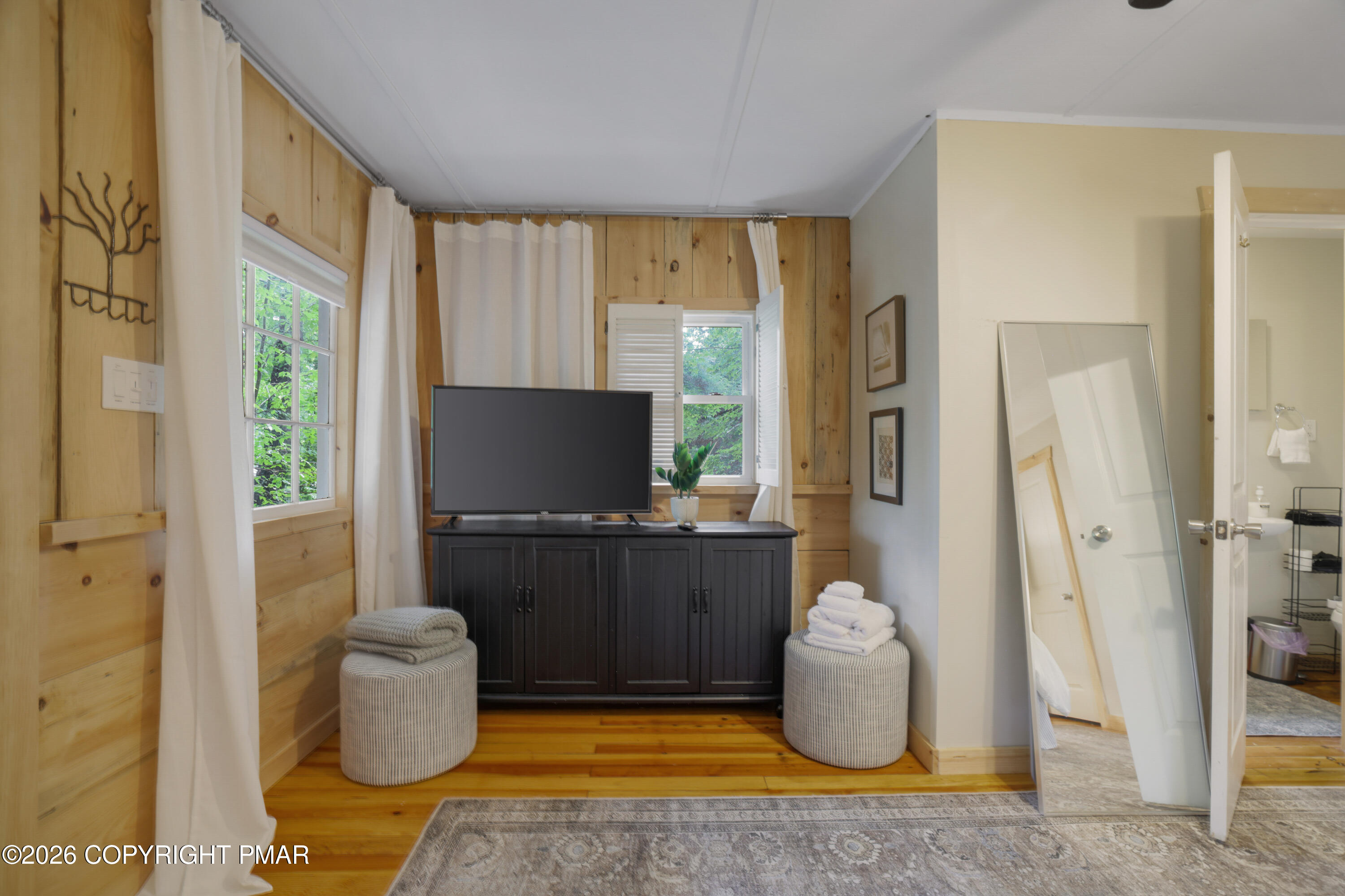 221 John Street Property Photo 11