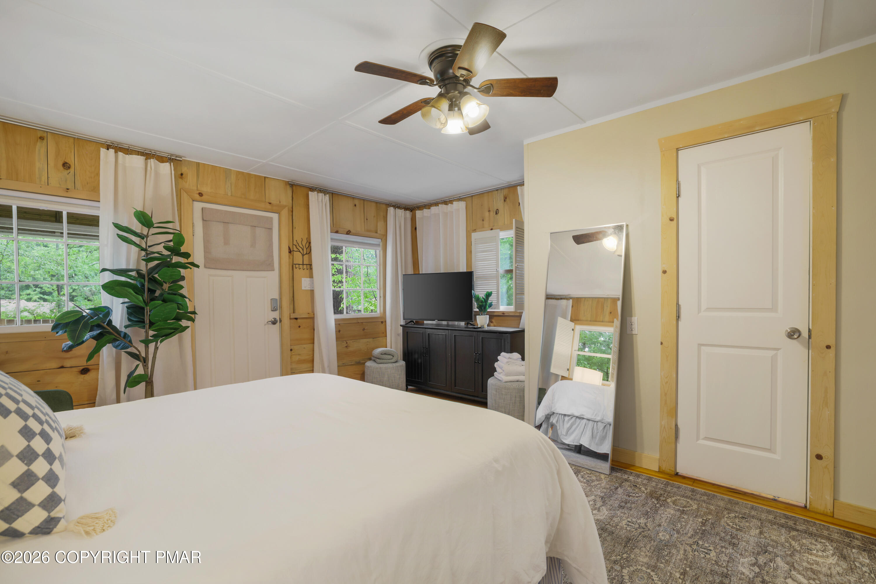221 John Street Property Photo 13