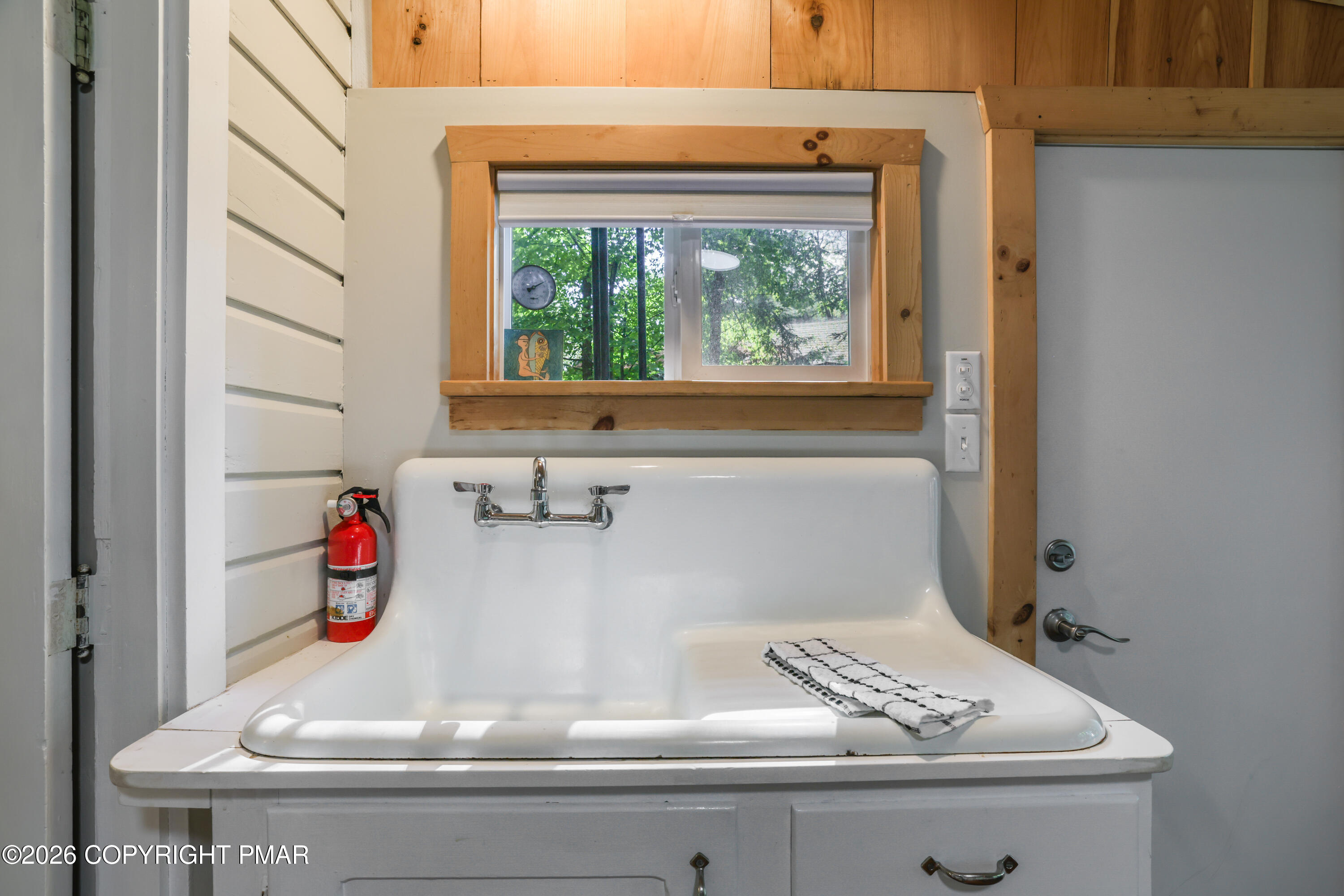 221 John Street Property Photo 16
