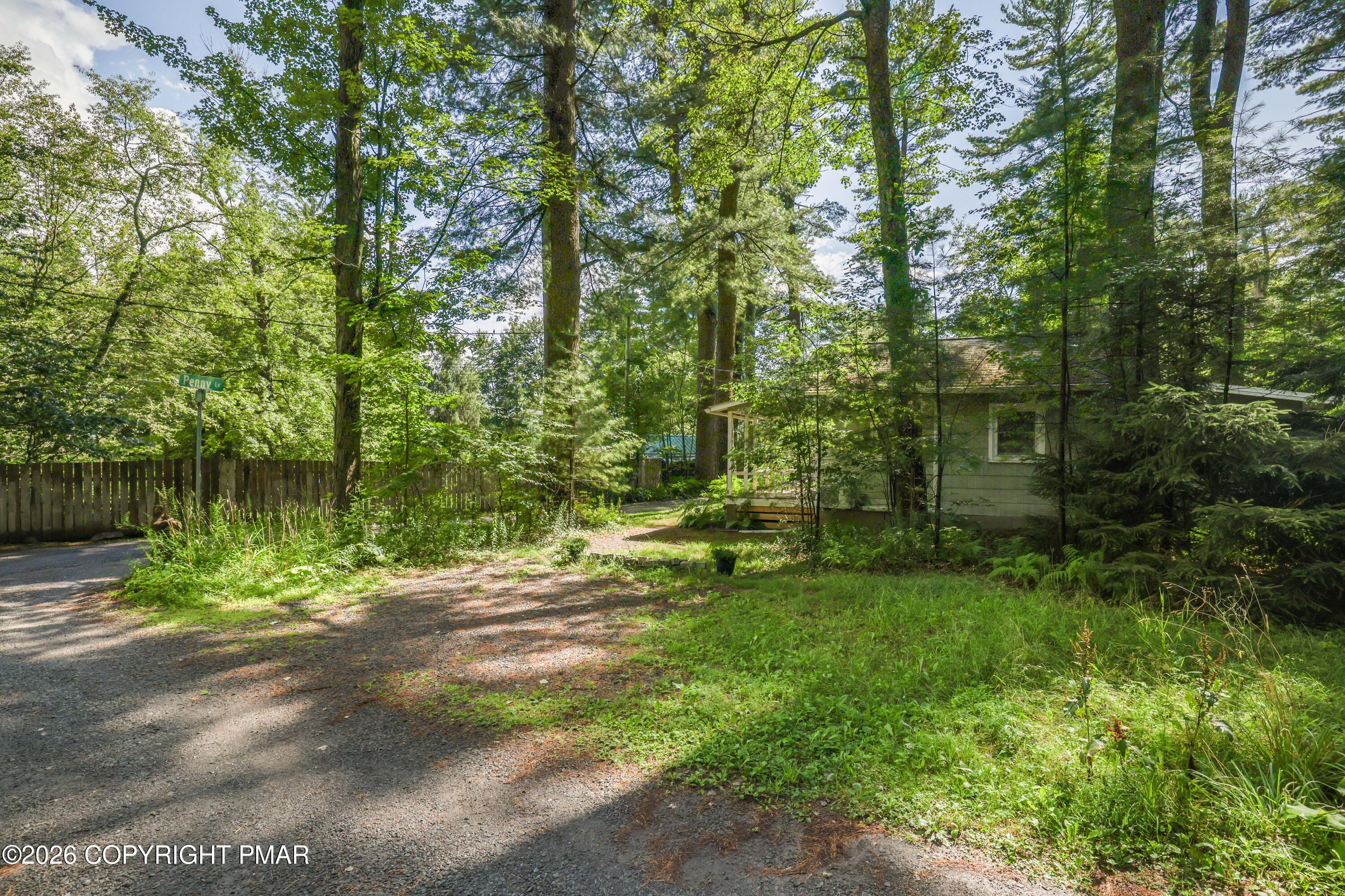 221 John Street Property Photo 33