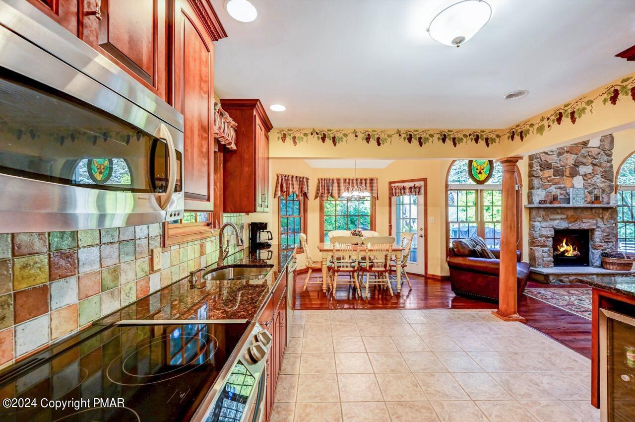 2265 Hillcrest Drive Property Photo 12