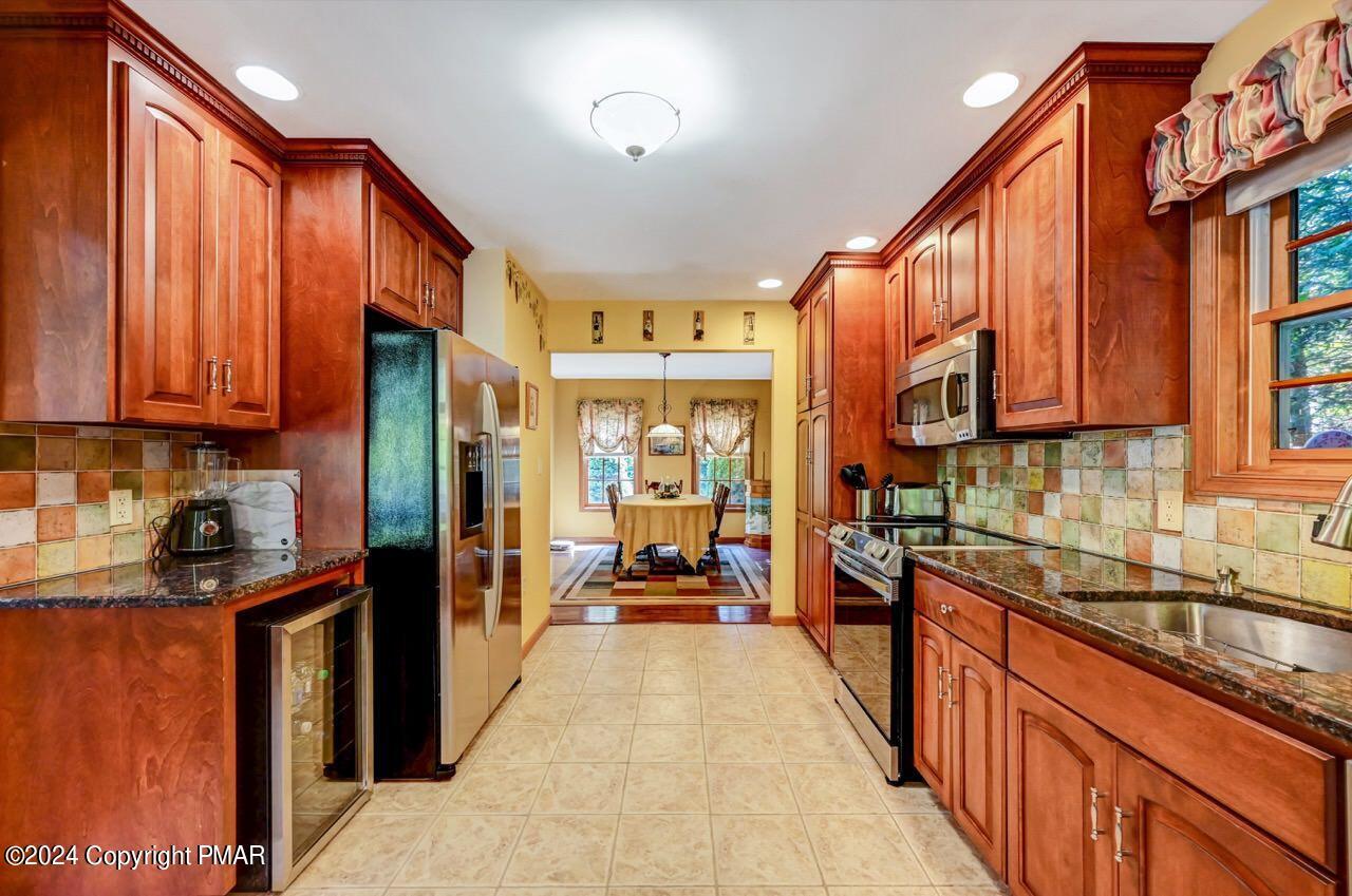 2265 Hillcrest Drive Property Photo 13