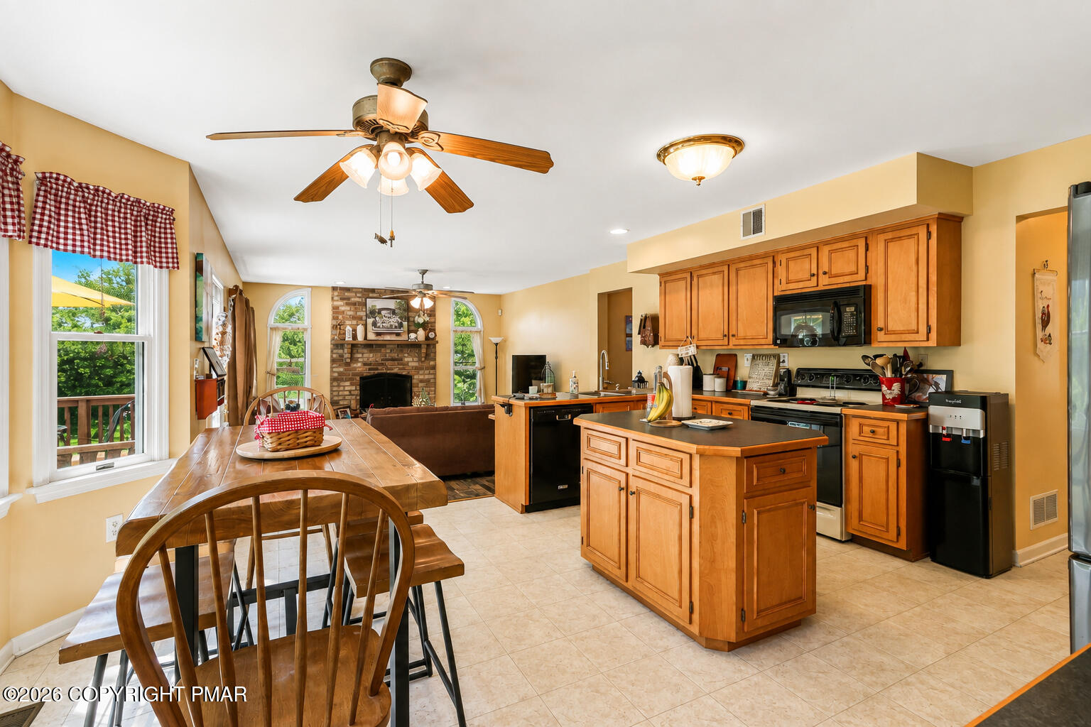 4006 Crest View Drive Property Photo 13