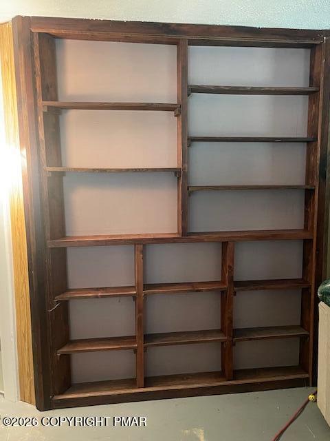 1115 Falls Road Property Photo 21