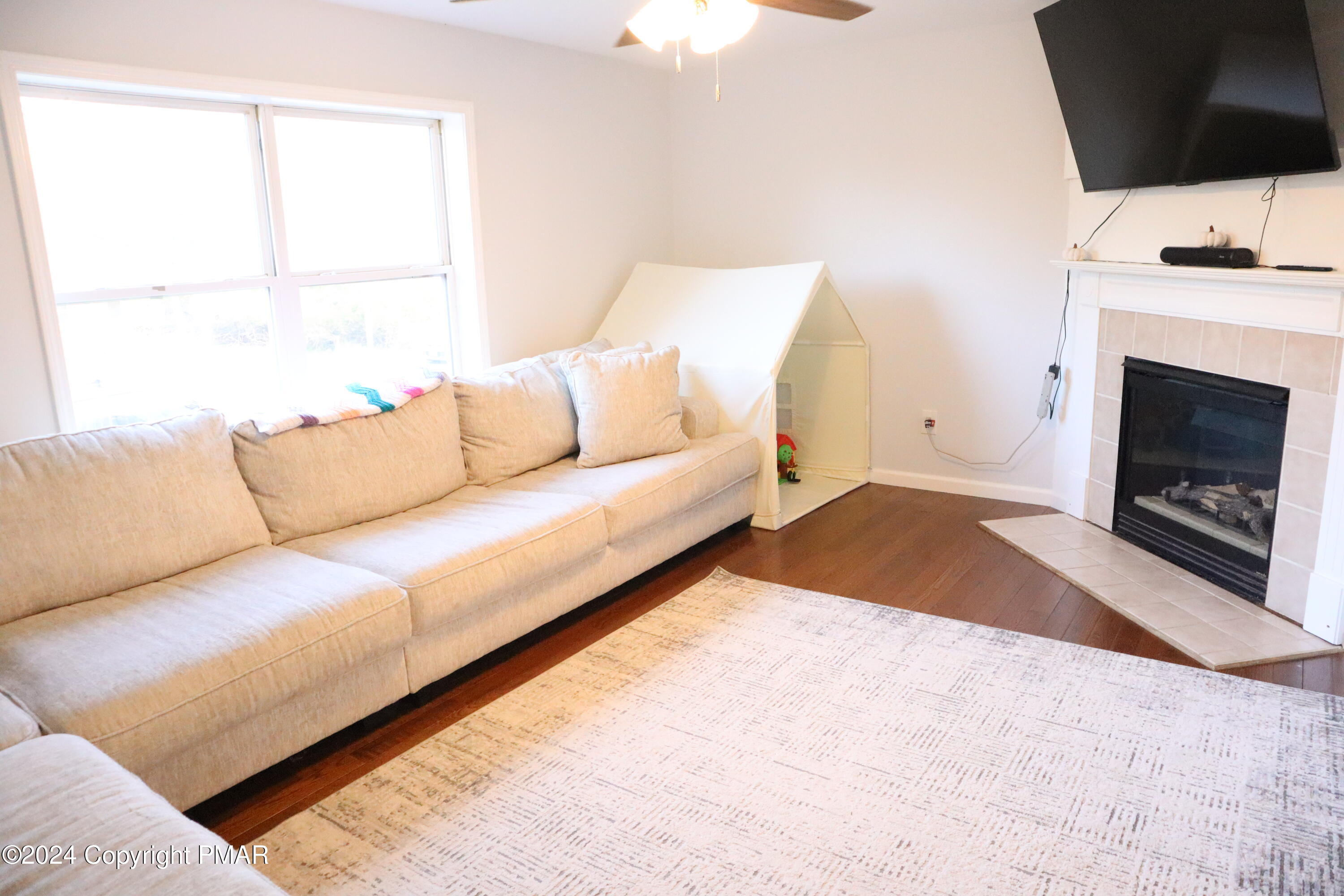 1044 Knollwood Drive Property Photo 12
