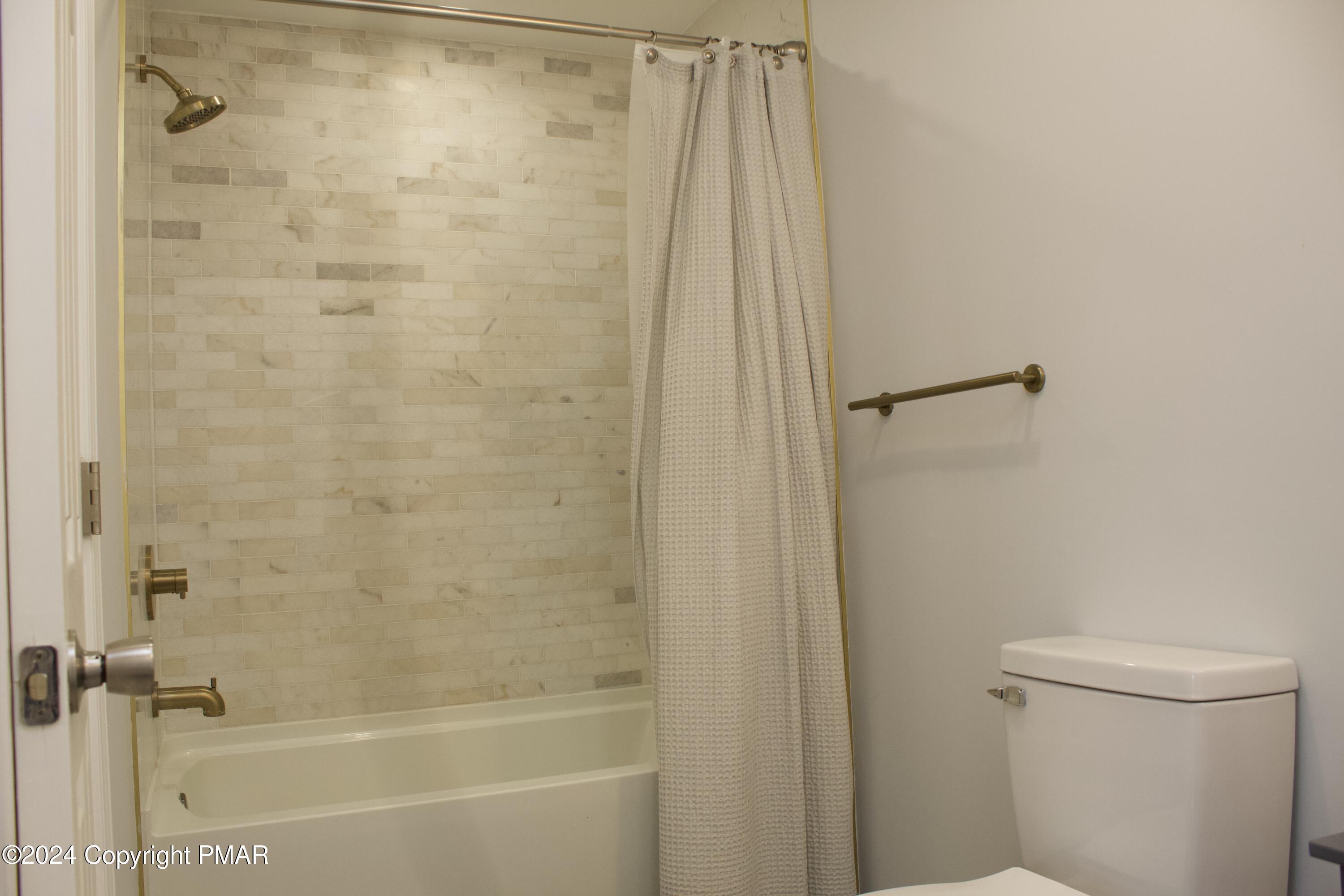 1044 Knollwood Drive Property Photo 27