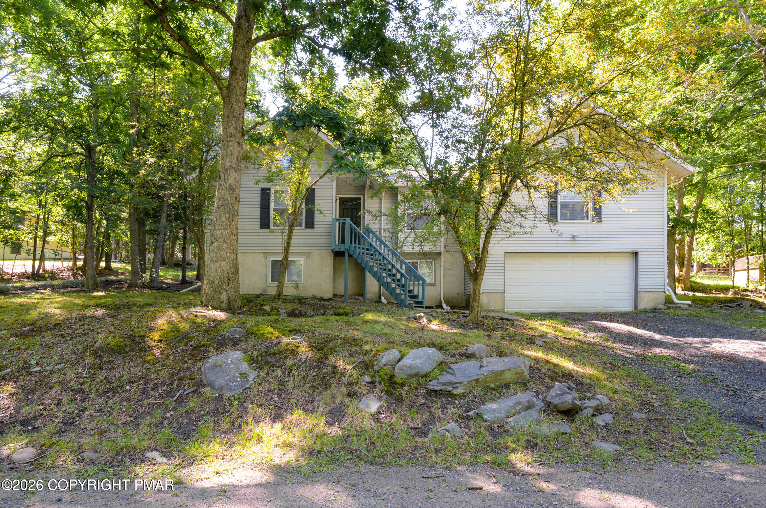 75 Hilltop Circle Property Photo 2