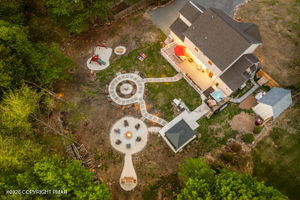 = Horizon Drive Property Photo 5