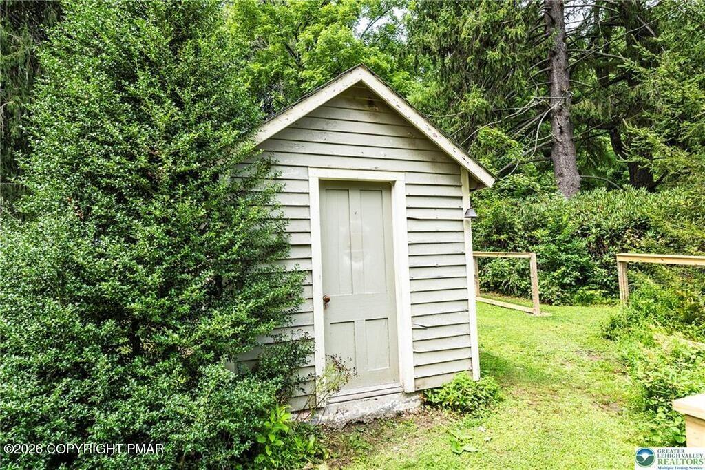 100 Creek Road Property Photo 16