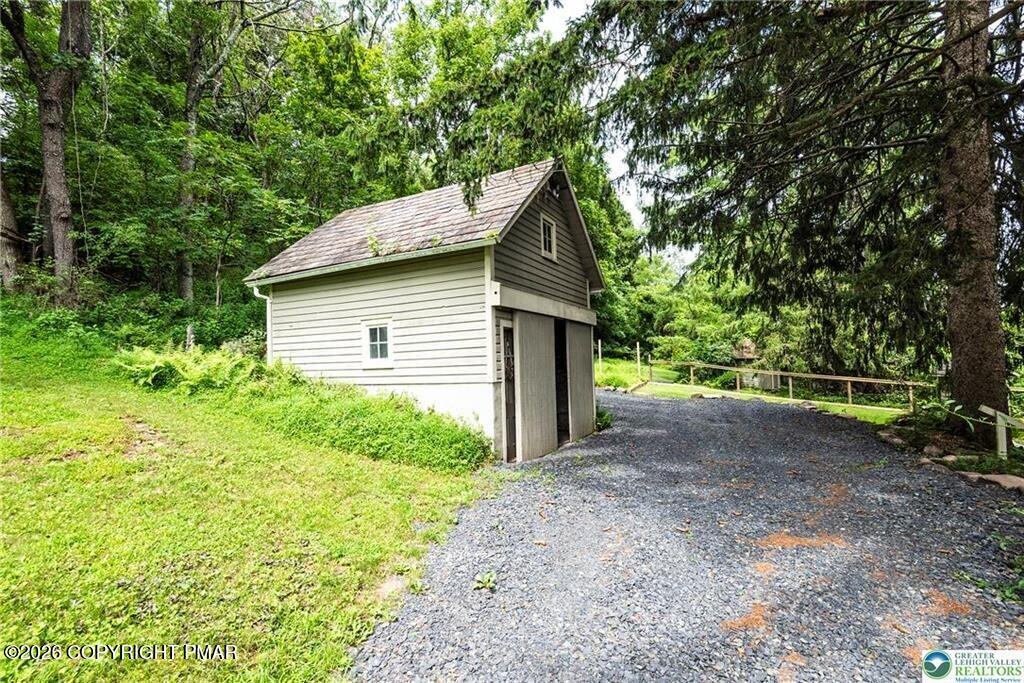 100 Creek Road Property Photo 21