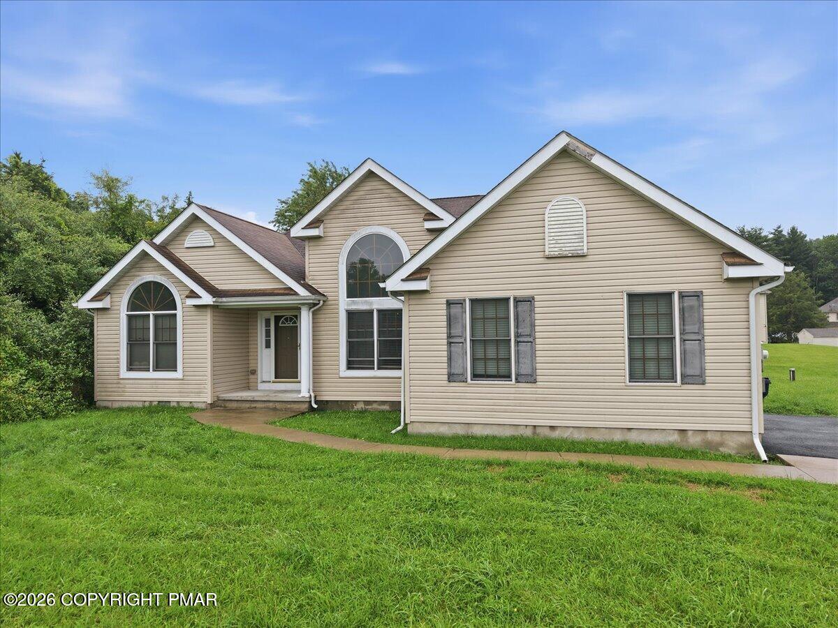 86 Northpark Drive E Property Photo 2