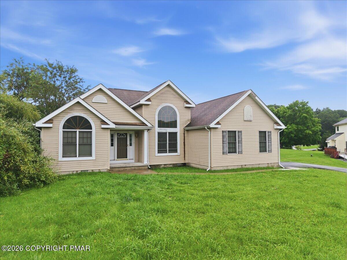 86 Northpark Drive E Property Photo 3